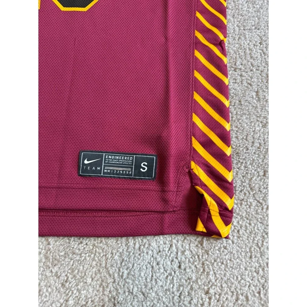 Loyola Chicago Ramblers Men’s Nike NWT Basketball Jersey Size Small